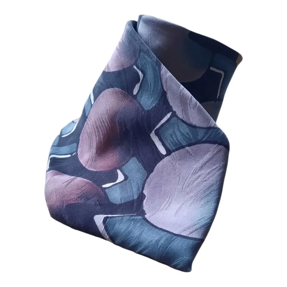 Elegant Hand-Painted Silk Tie
